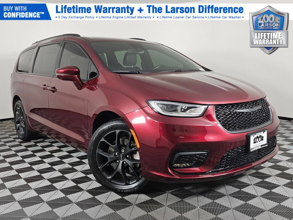 Used 2021 Chrysler Pacifica Touring-L w/ Uconnect Theater Family Group AWD/4WD image 1