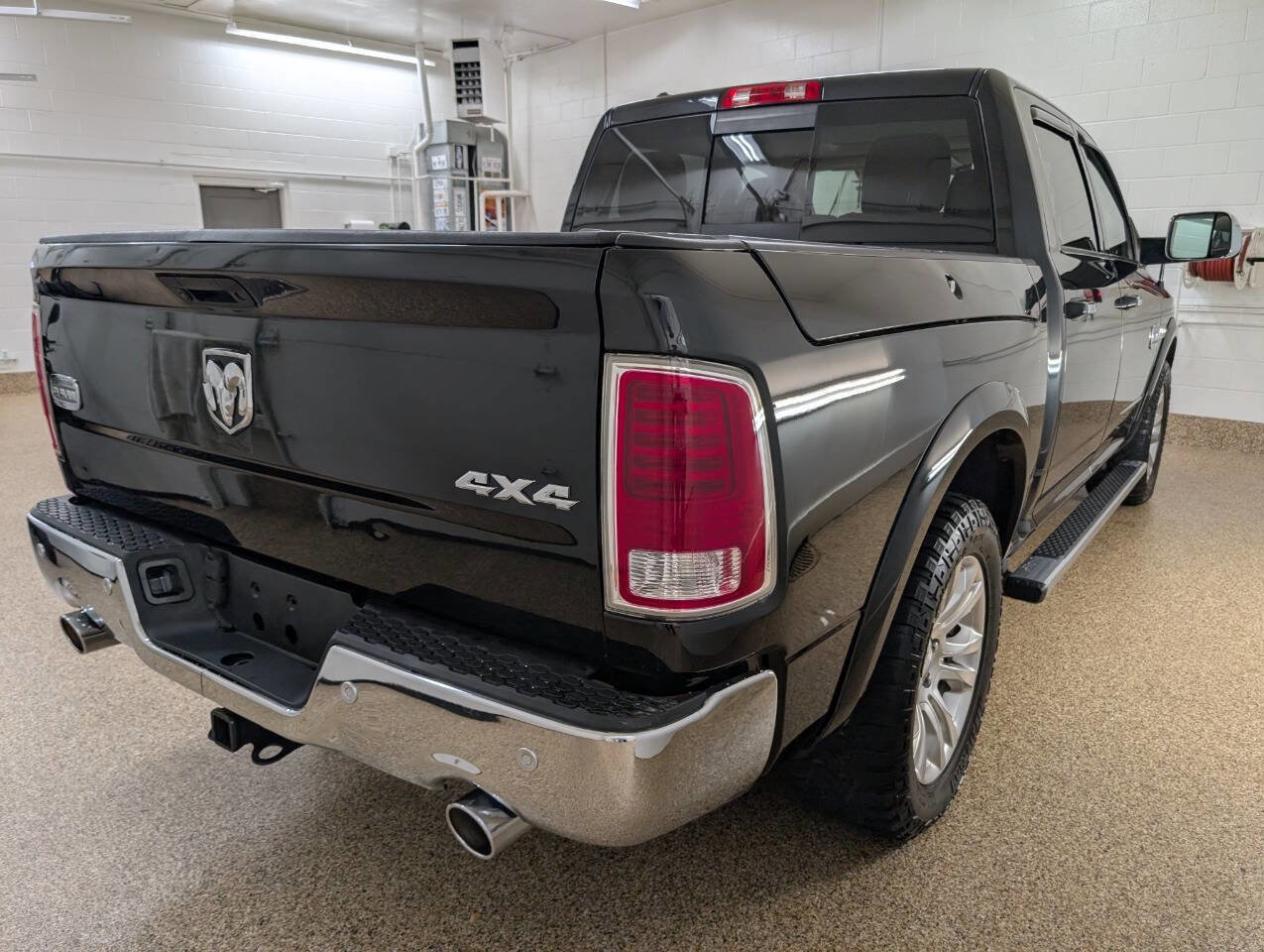 Used 2015 RAM 1500 Laramie Longhorn image 3