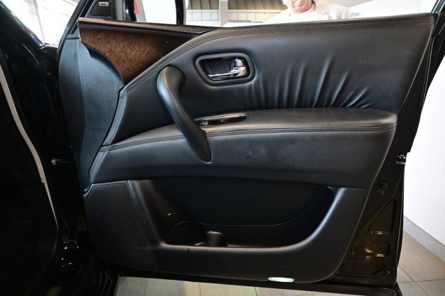 Used 2012 INFINITI QX56 4WD w/ Deluxe Touring Pkg image 27
