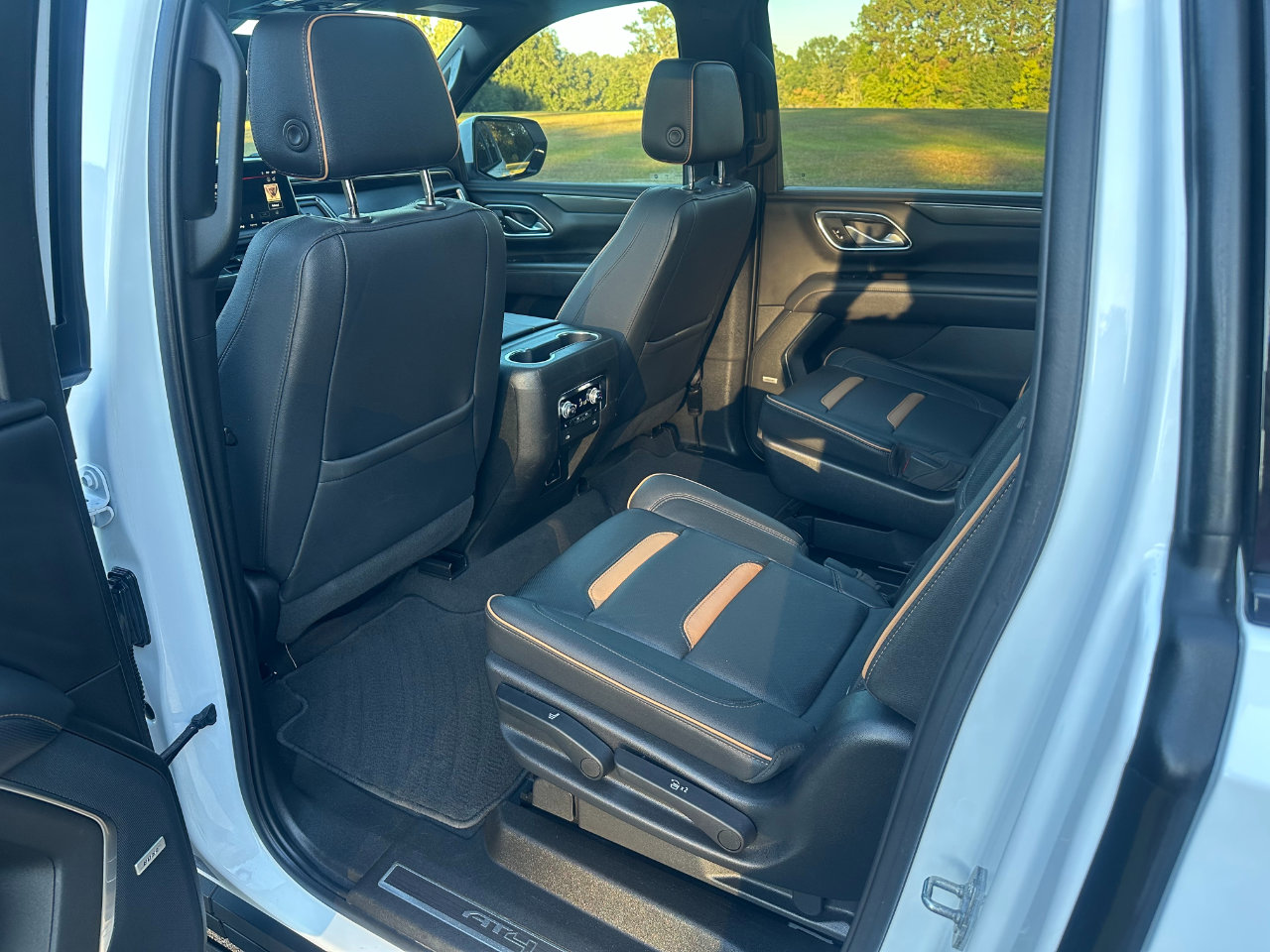 Used 2022 GMC Yukon XL AT4 image 18