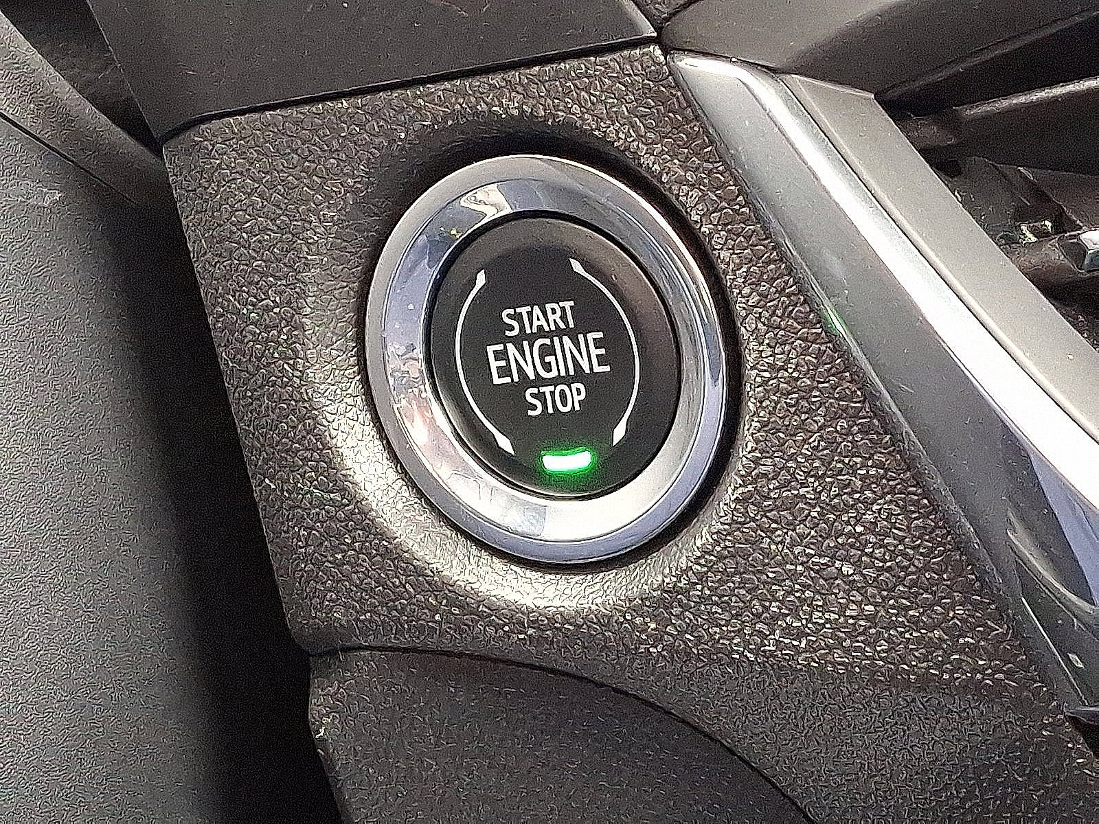 Certified 2025 Buick Encore GX Avenir w/ Avenir Technology Package image 26