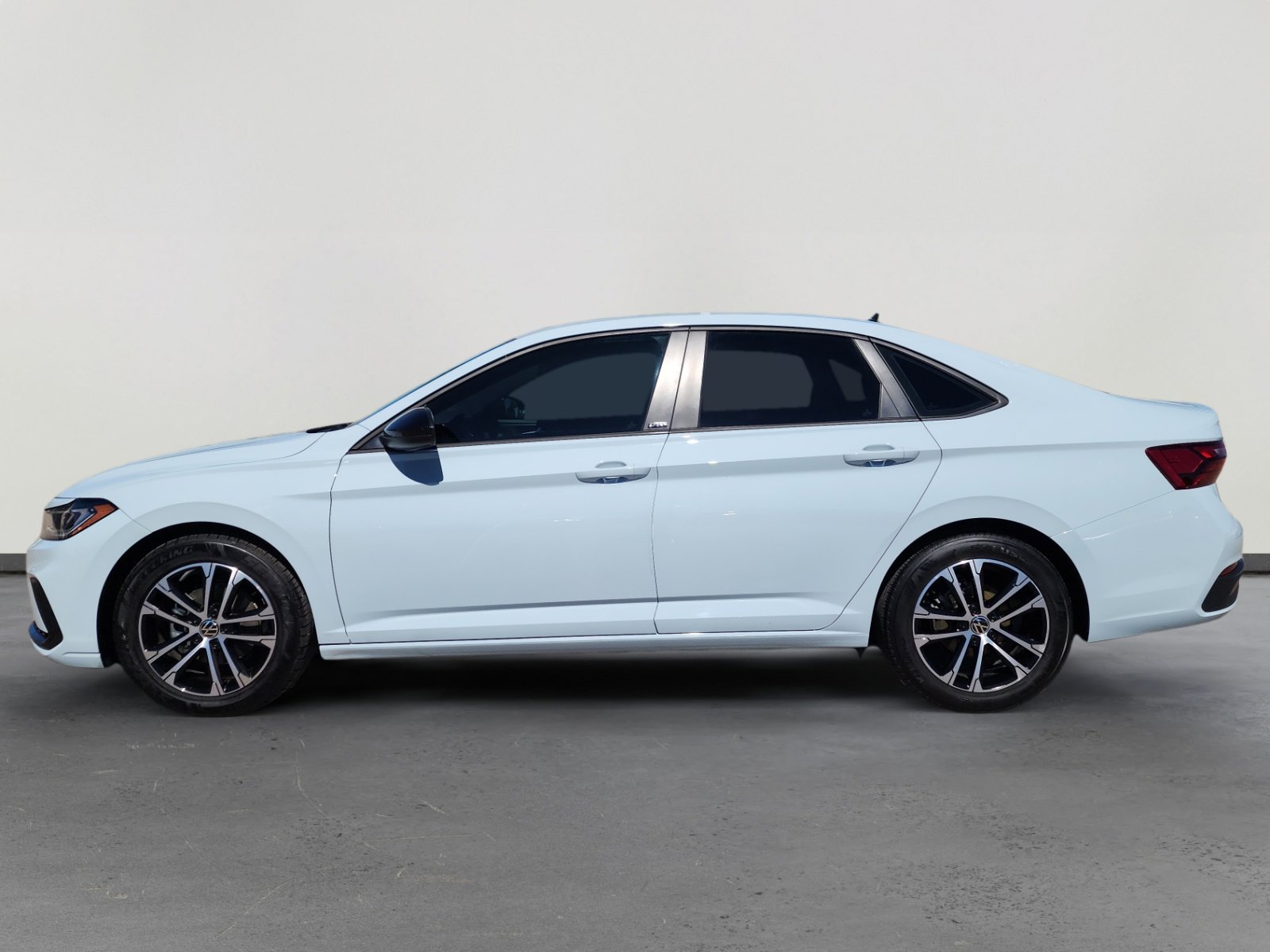 Certified 2025 Volkswagen Jetta Sport image 2