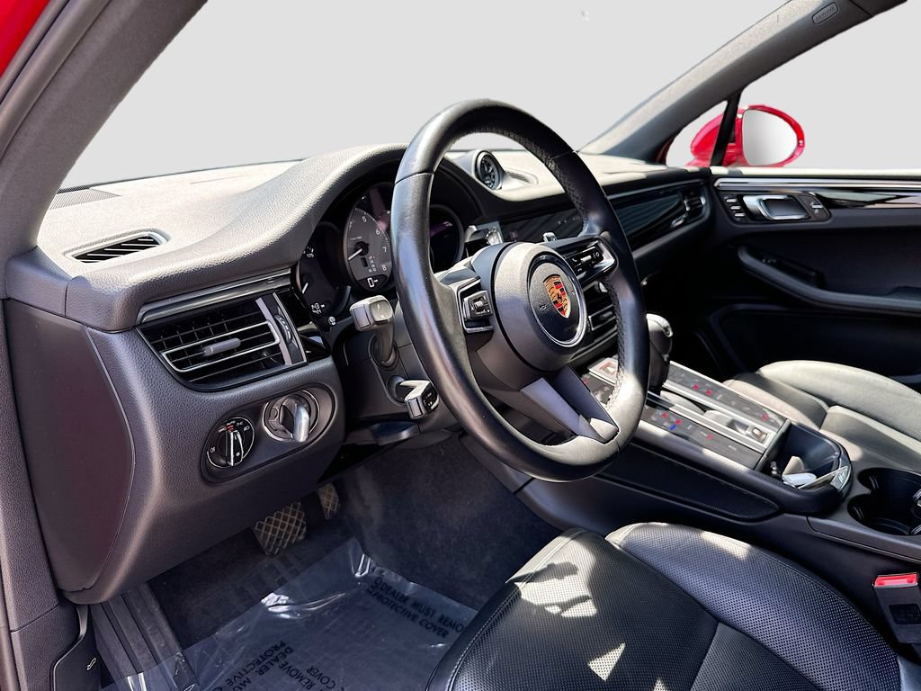 Certified 2022 Porsche Macan S AWD/4WD image 4