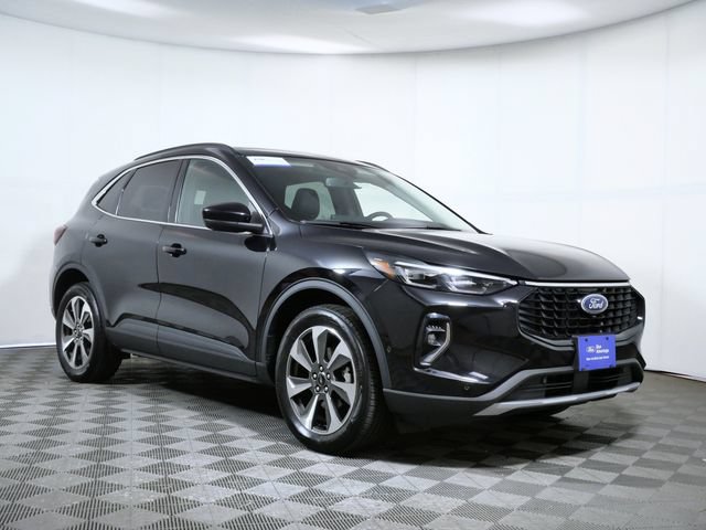 Certified 2023 Ford Escape Platinum w/ Premium Technology Package AWD/4WD video 1
