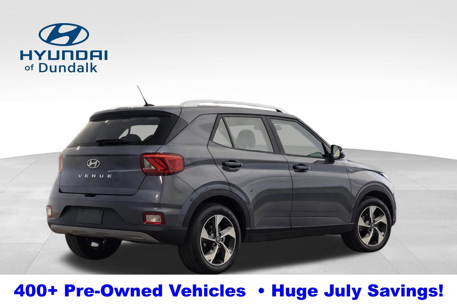 Used 2025 Hyundai Venue SEL FWD image 2