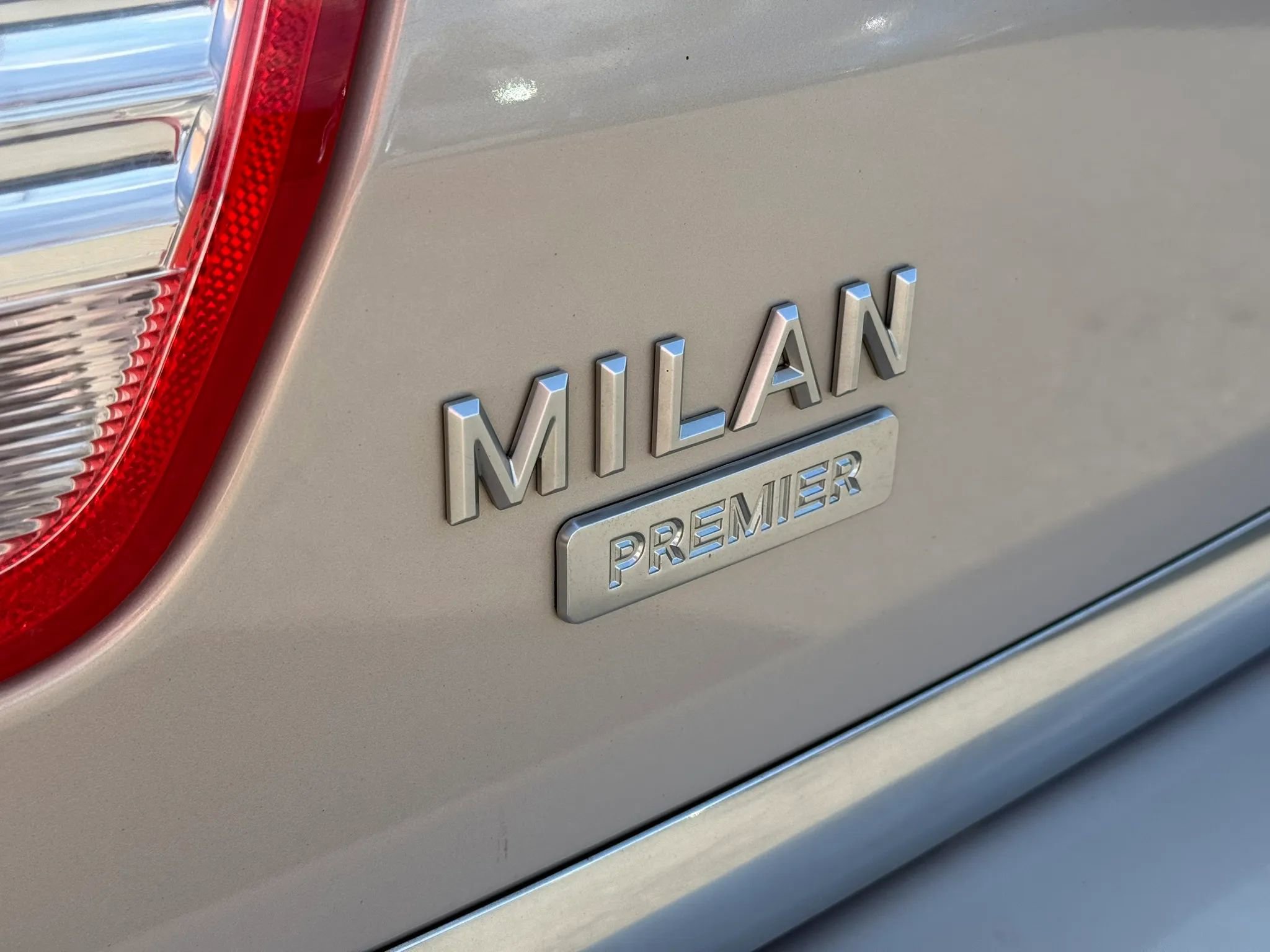Used 2009 Mercury Milan Premier image 12