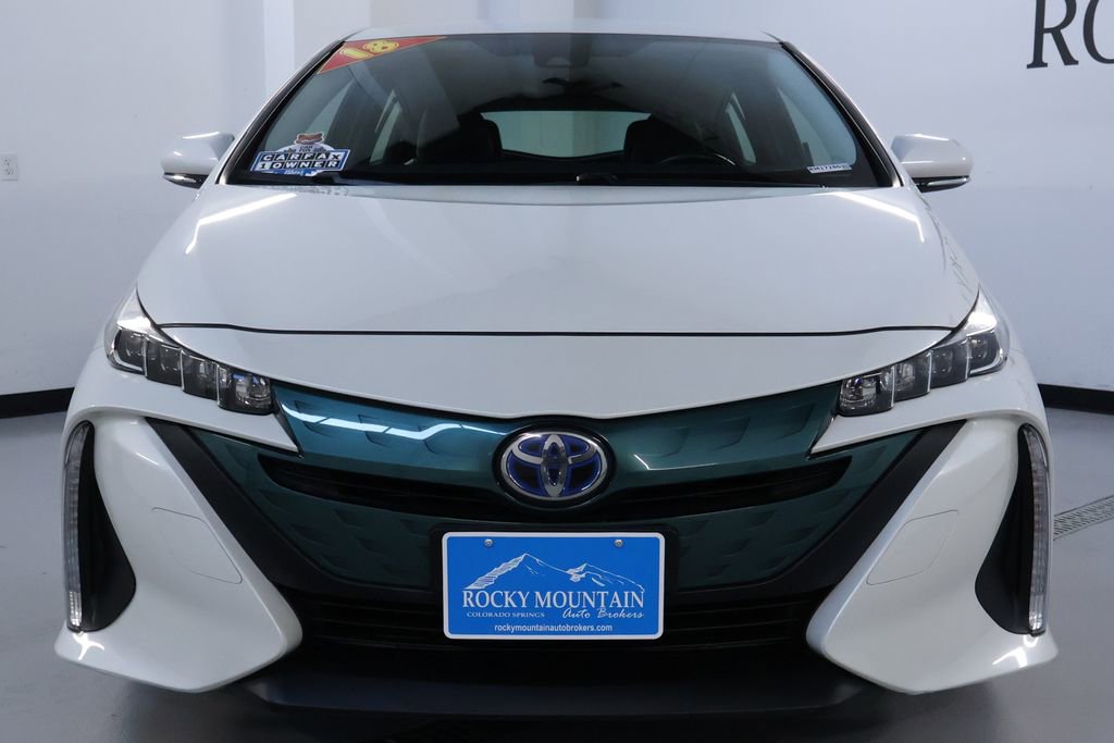 Used 2018 Toyota Prius Prime Premium image 2