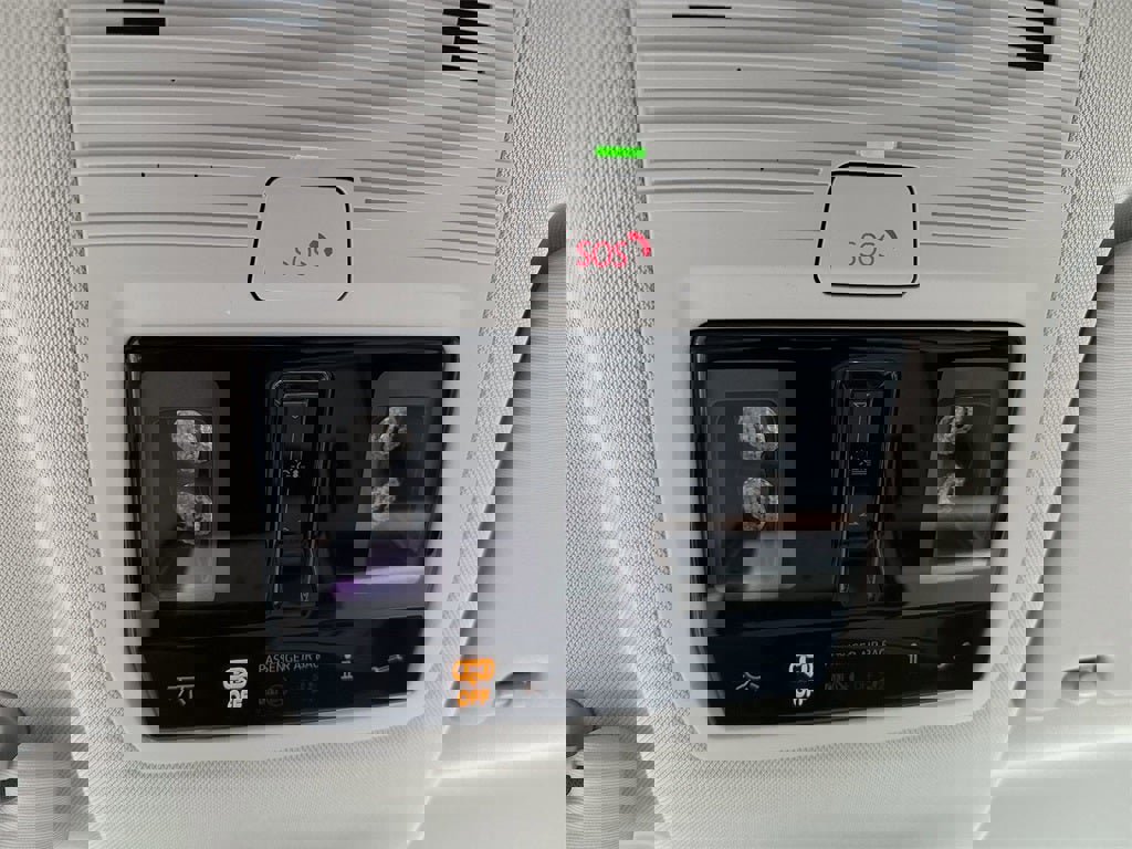 New 2025 Volkswagen ID. Buzz 1st Edition image 35