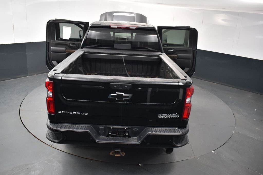 Used 2023 Chevrolet Silverado 3500 High Country w/ Technology Package AWD/4WD image 18