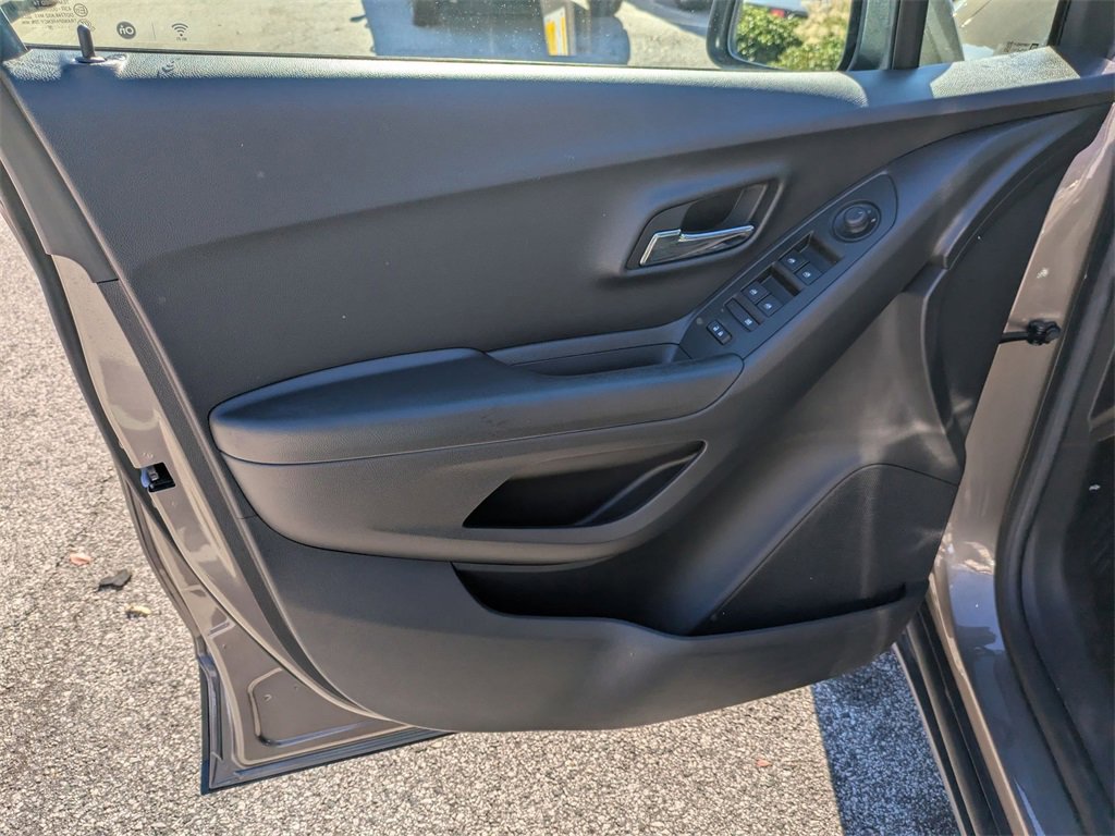 Used 2020 Chevrolet Trax LT image 13