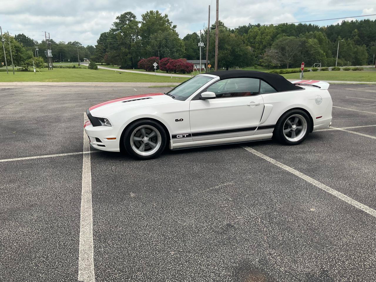 Used 2013 Ford Mustang GT Premium RWD image 20