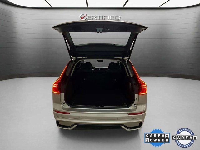 Used 2025 Volvo XC60 B5 Plus image 7
