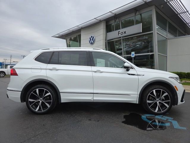 Used 2024 Volkswagen Tiguan SEL R-Line AWD/4WD image 9