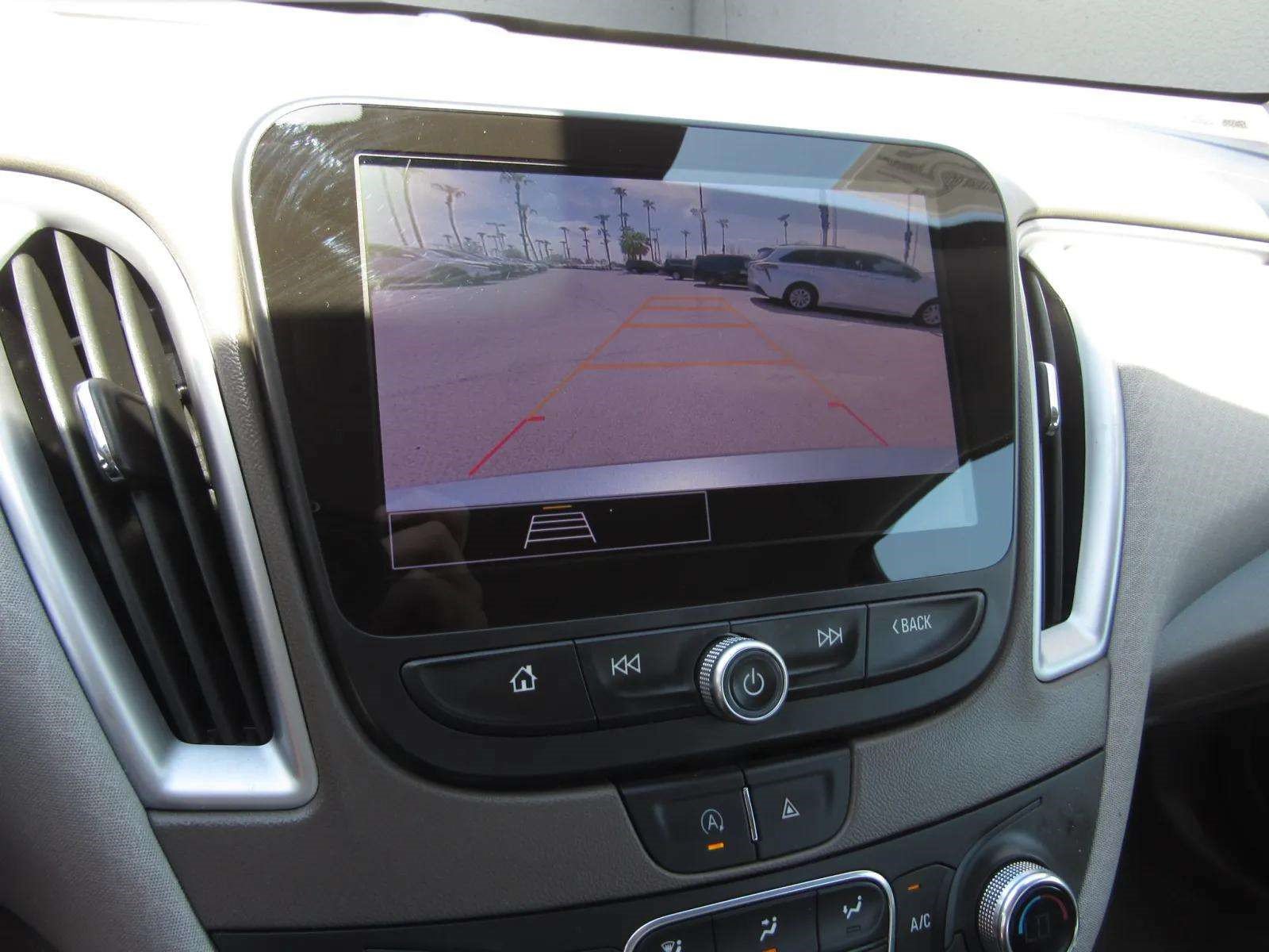 Used 2024 Chevrolet Malibu LT FWD image 17