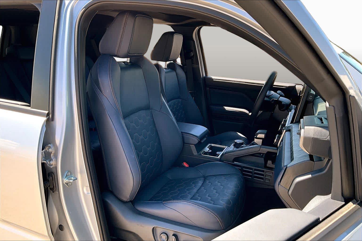 Used 2026 Toyota 4Runner Platinum AWD/4WD image 9