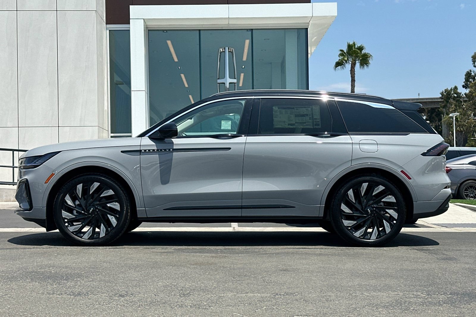 New 2026 Lincoln Nautilus Black Label w/ Jet Appearance Package AWD/4WD image 6