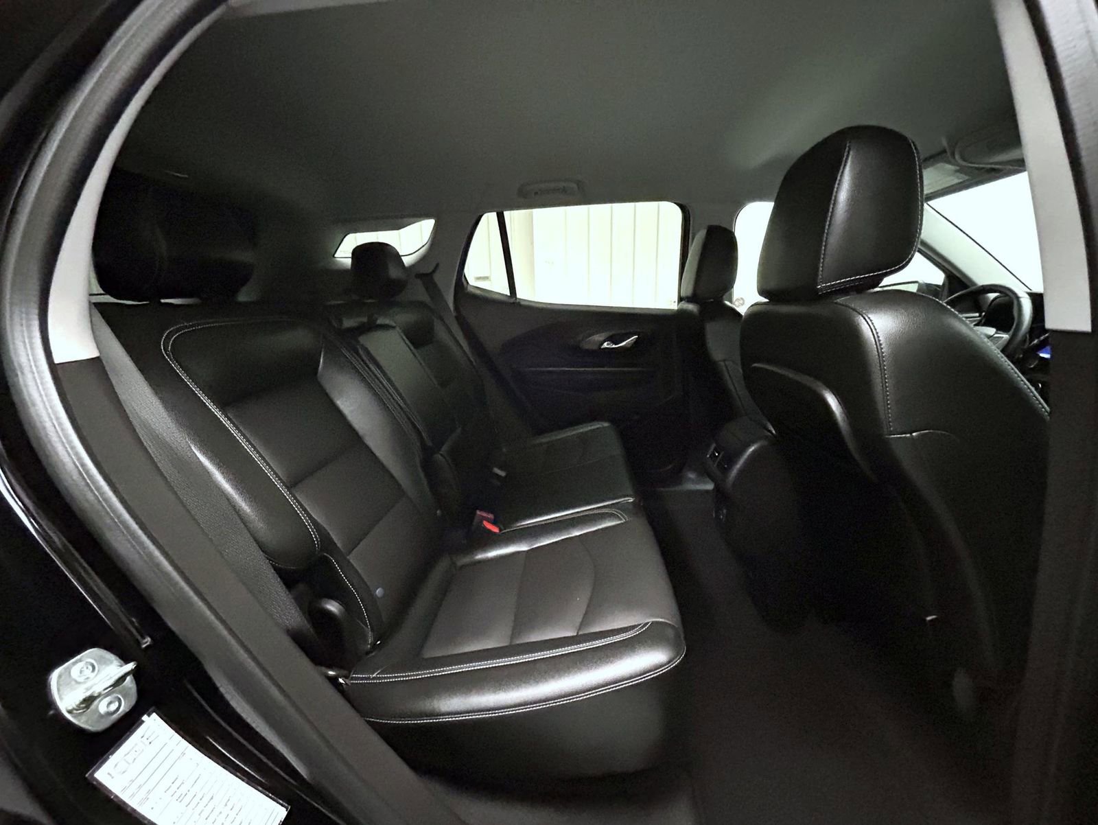 Used 2024 GMC Terrain SLT image 18