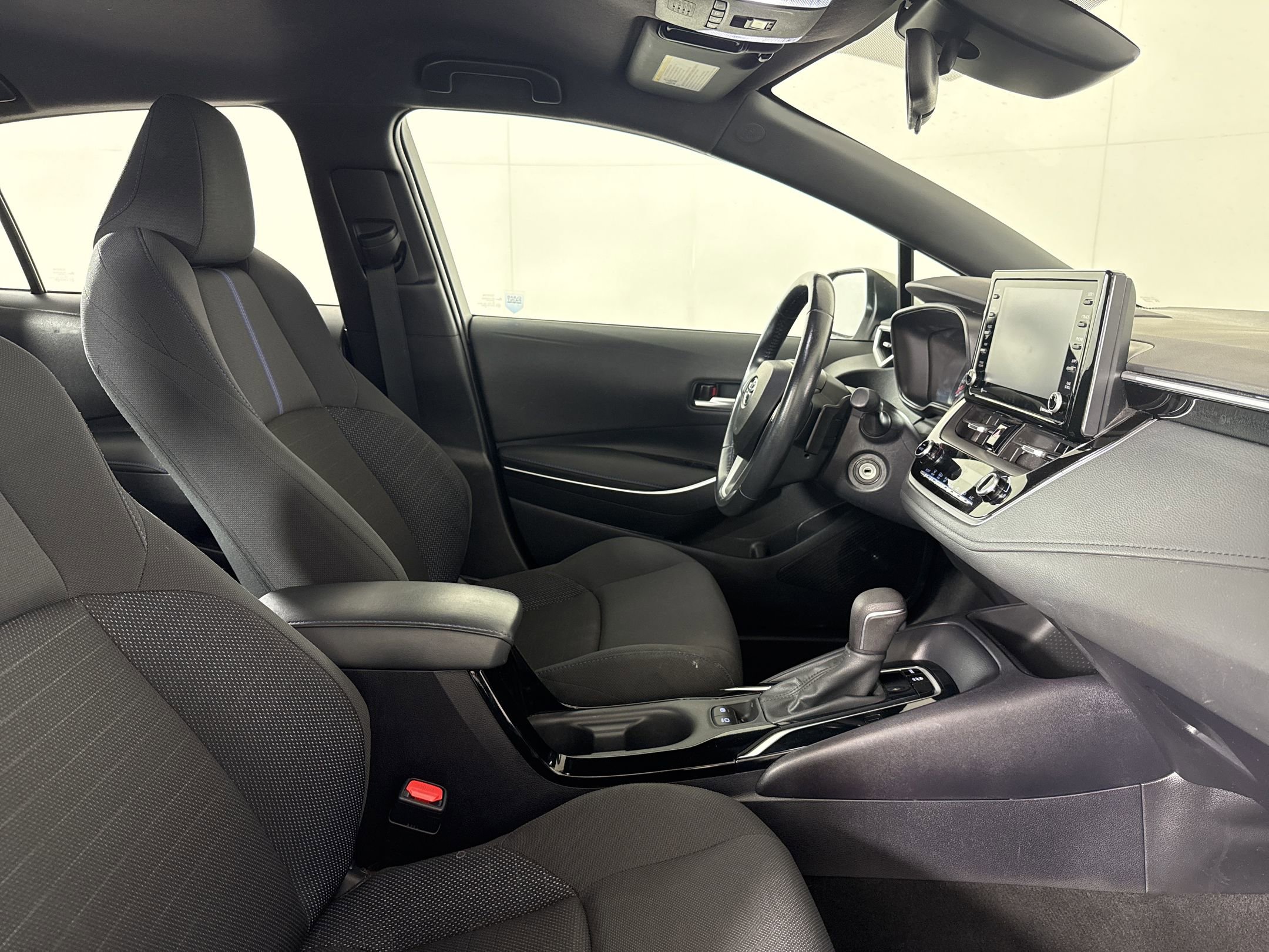 Used 2022 Toyota Corolla SE FWD image 25