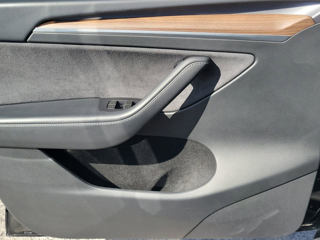 Used 2024 Tesla Model Y Long Range image 26