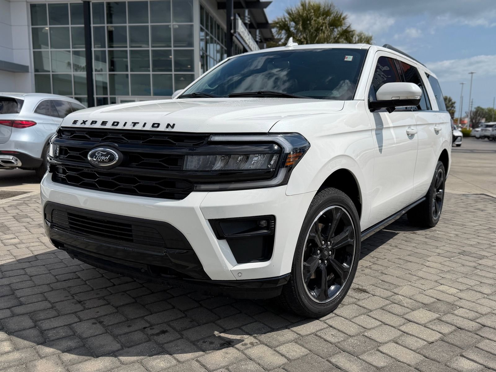 Used 2023 Ford Expedition Limited