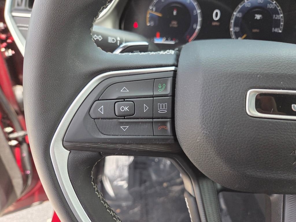 Used 2024 Jeep Grand Cherokee Laredo RWD image 27