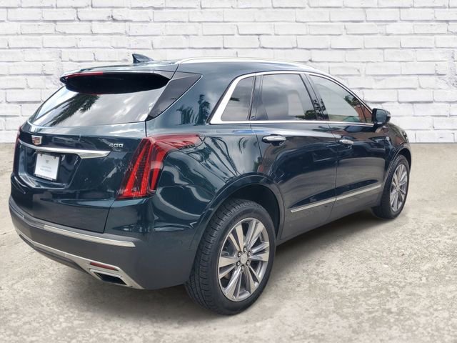 Certified 2024 Cadillac XT5 Premium Luxury w/ Technology Package FWD image 4
