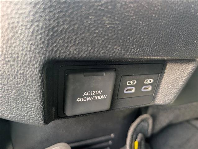 Used 2025 Toyota Tacoma Limited AWD/4WD image 19