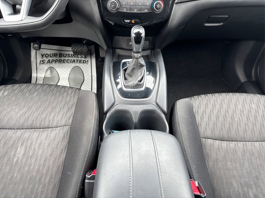 Used 2020 Nissan Rogue SV AWD/4WD image 19