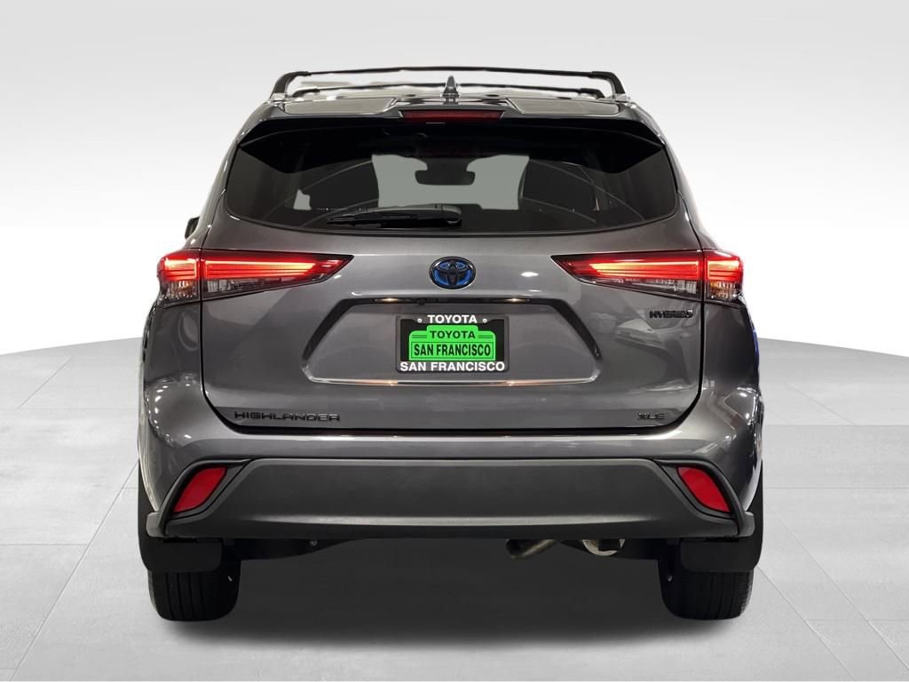 Certified 2022 Toyota Highlander XLE image 4