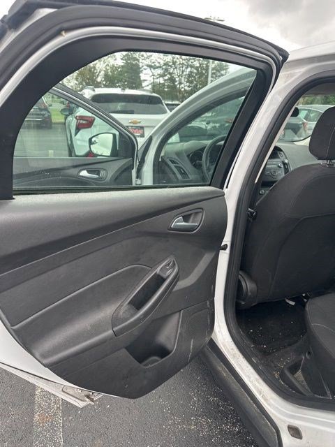 Used 2018 Ford Focus SE w/ SE Appearance Package FWD image 10
