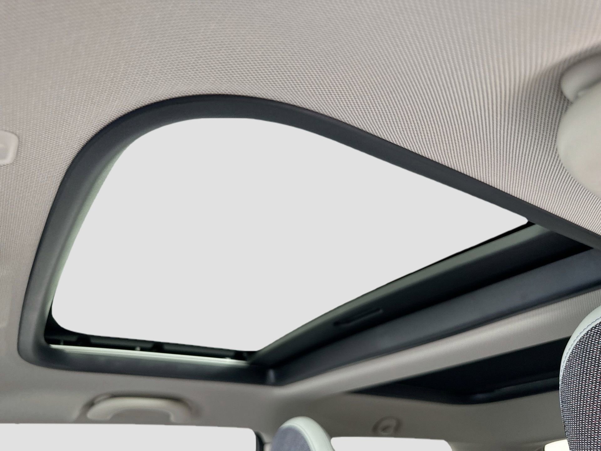 Certified 2025 MINI Cooper 2-Door Hardtop image 21