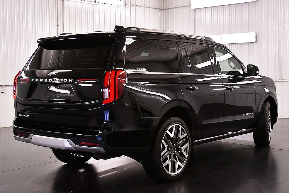 Used 2025 Ford Expedition Platinum w/ Platinum Ultimate Package AWD/4WD image 7
