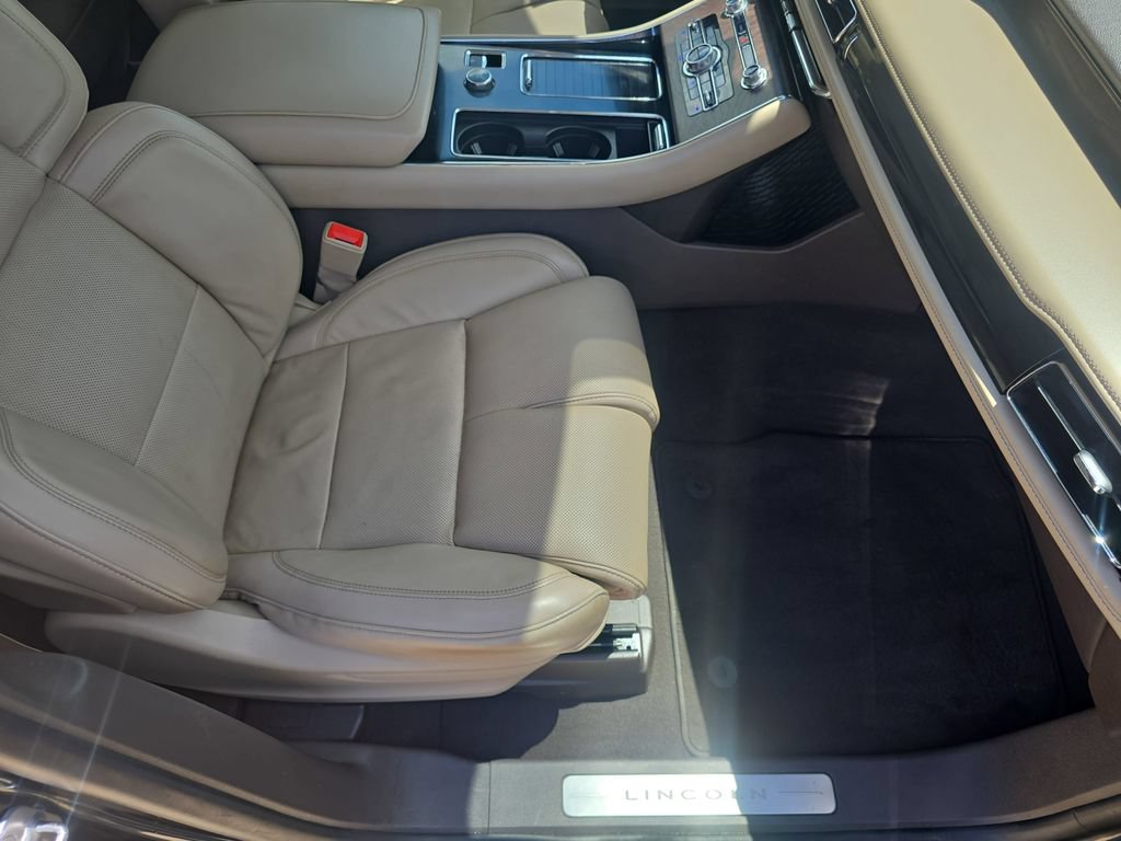 Used 2022 Lincoln Aviator Reserve w/ Equipment Group 201A AWD/4WD image 10