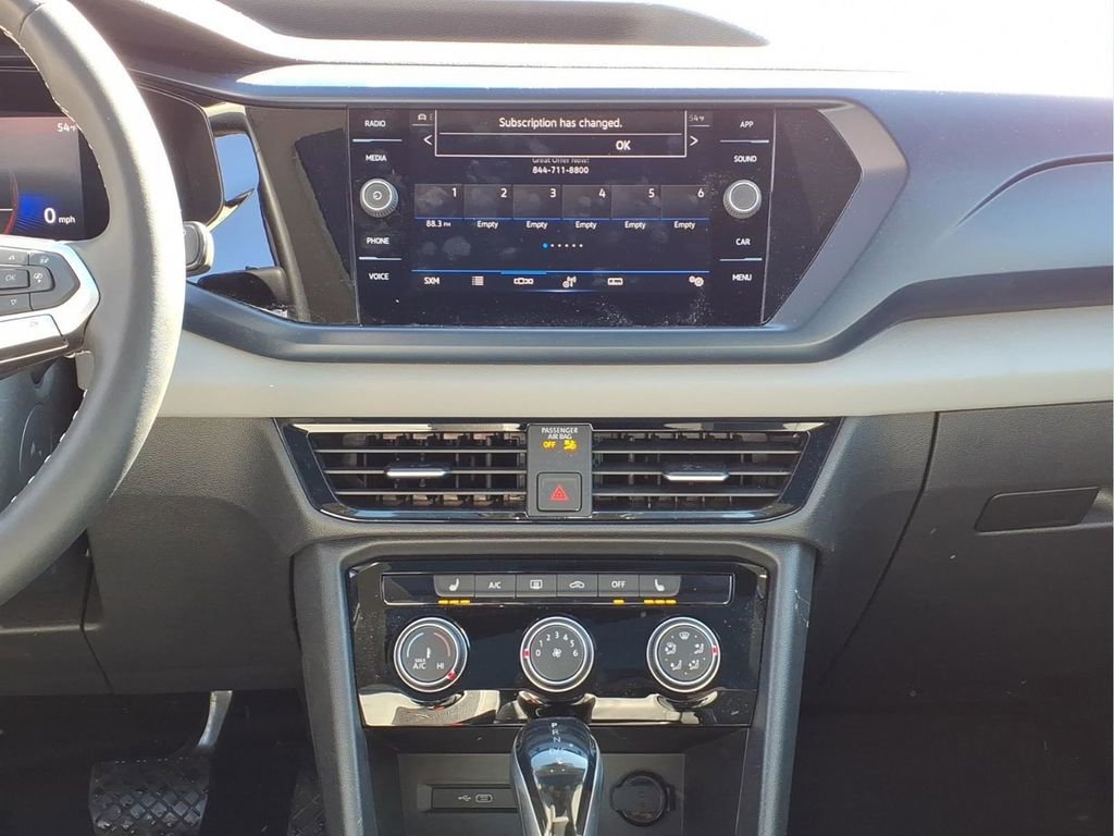 Used 2023 Volkswagen Taos SE image 21