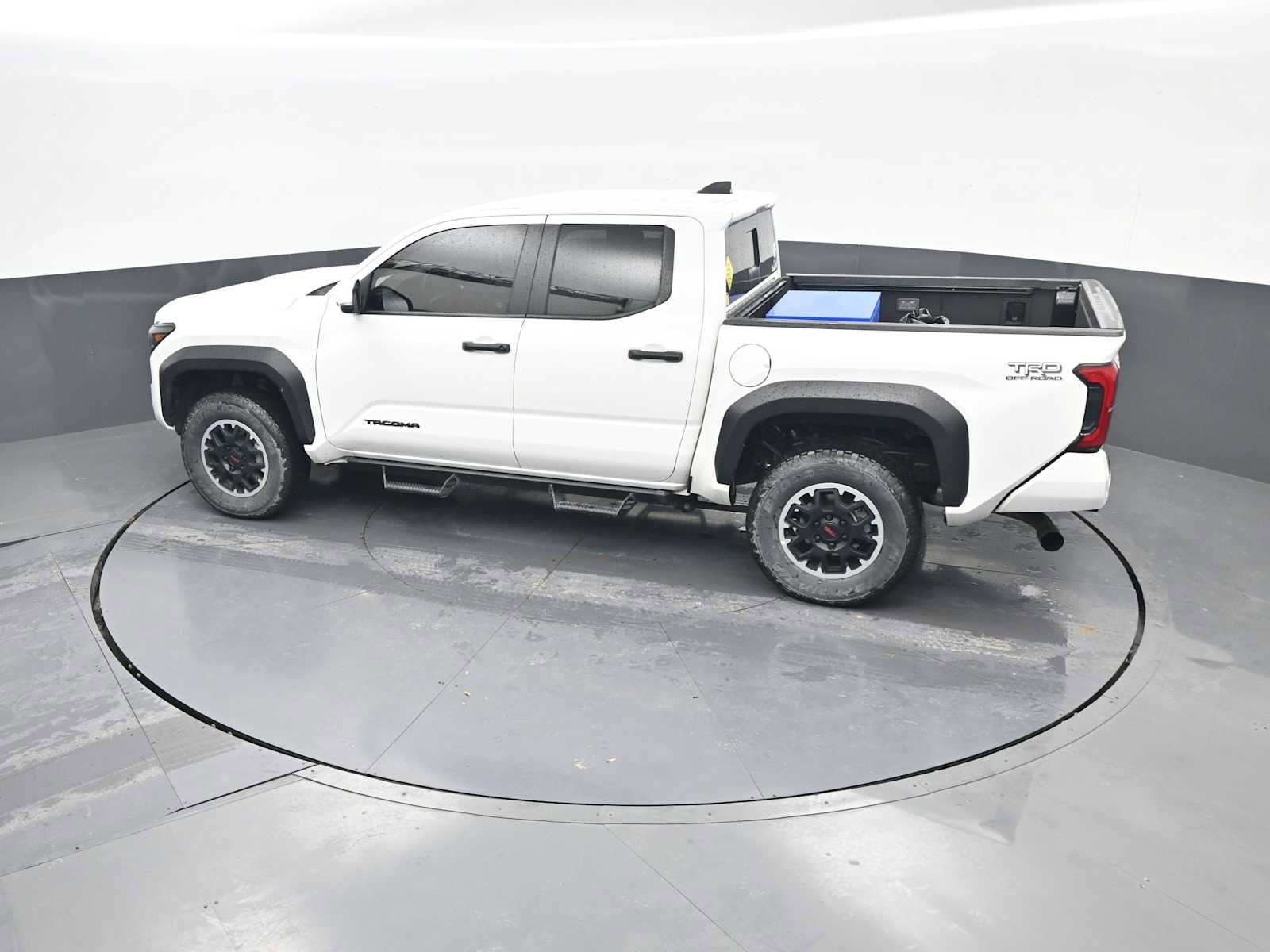 Used 2024 Toyota Tacoma TRD Off-Road w/ TRD Off Road Upgrade Package AWD/4WD image 4