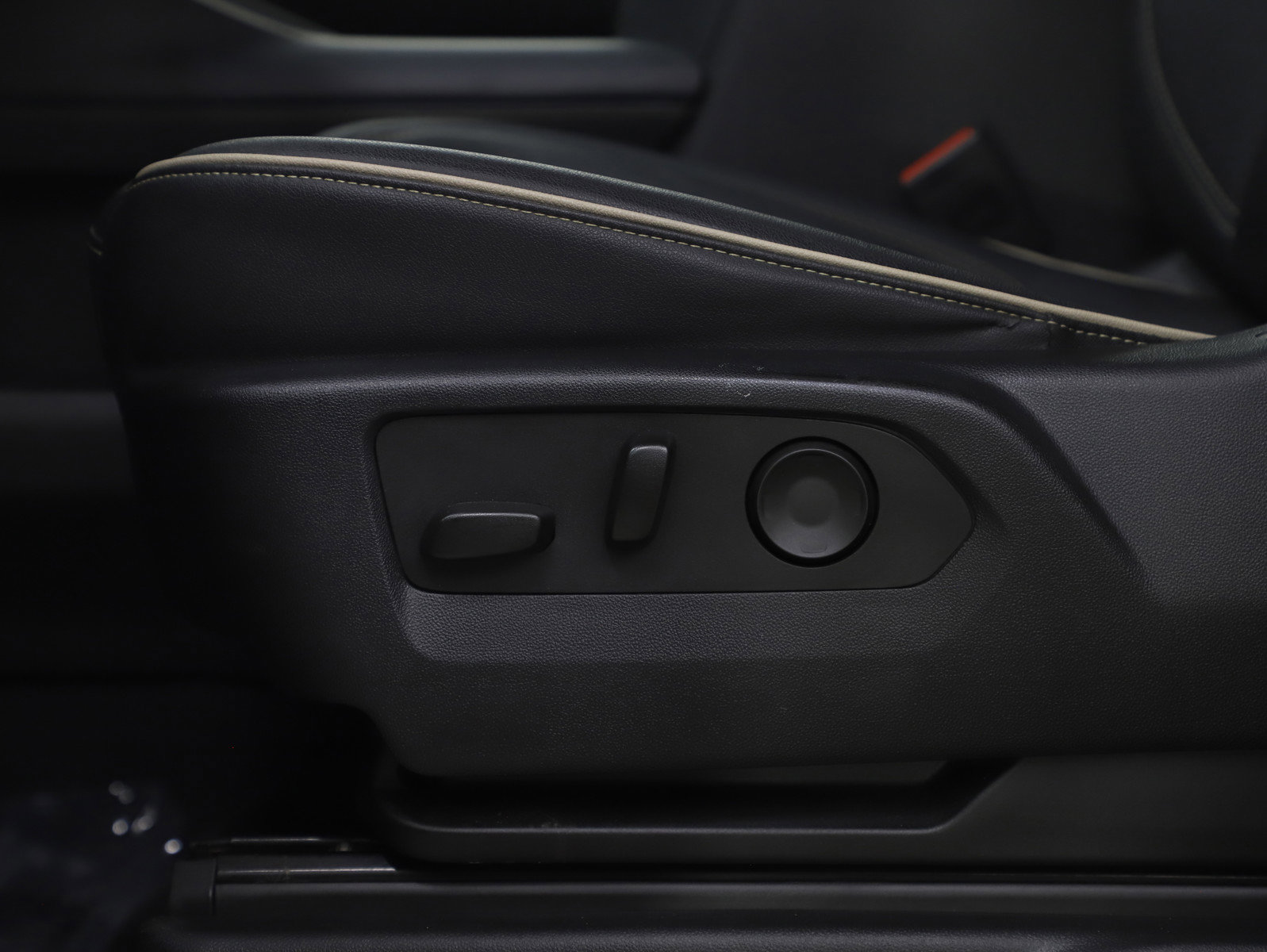 Used 2023 Chevrolet Tahoe Premier w/ Max Trailering Package image 25