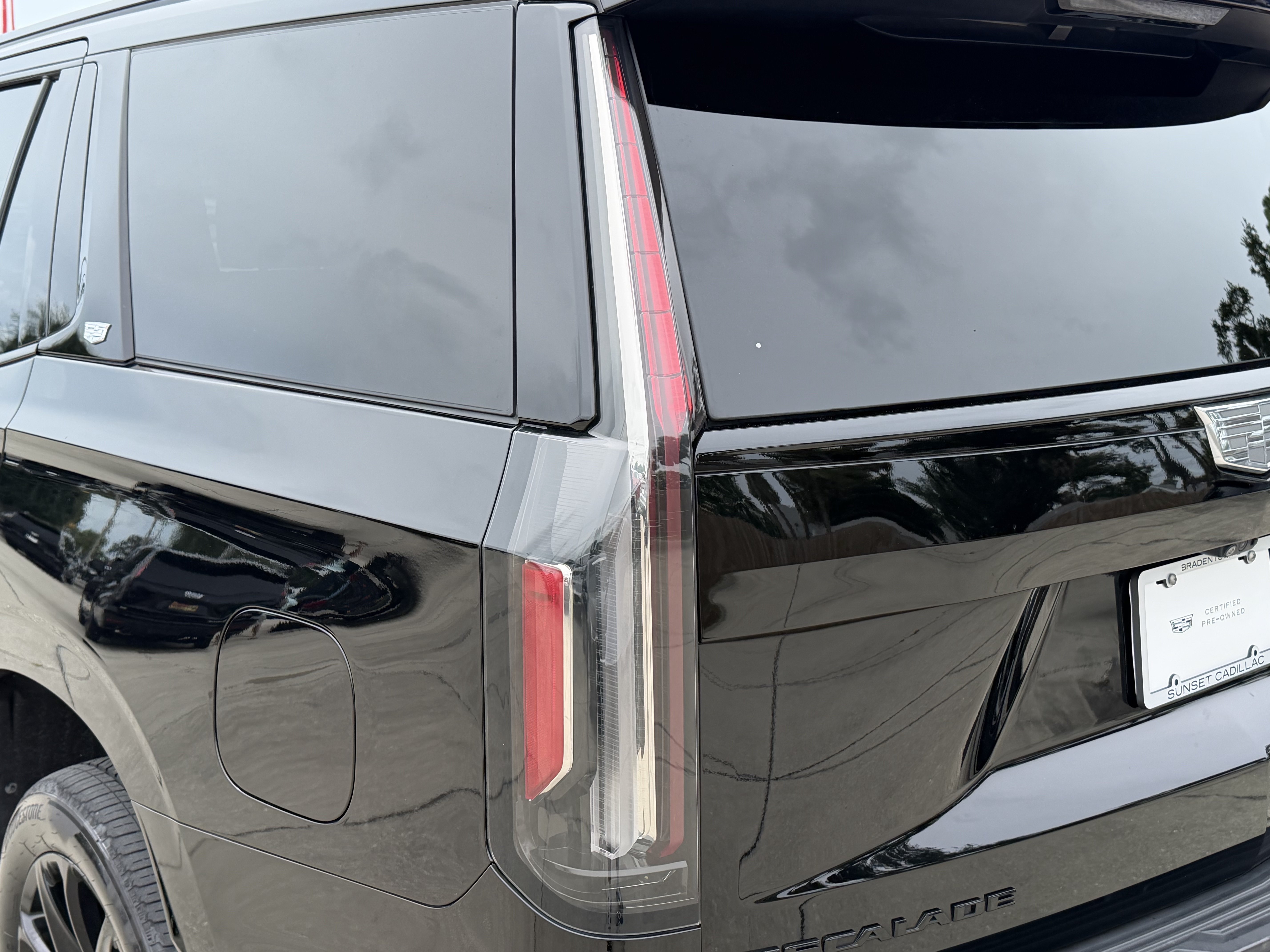 Certified 2024 Cadillac Escalade Sport Platinum w/ LPO, ONYX Package AWD/4WD image 10