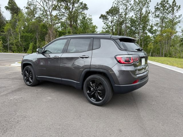 Used 2018 Jeep Compass Latitude w/ Popular Equipment Group FWD image 3
