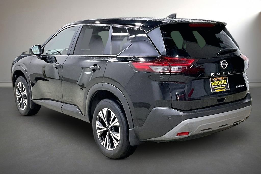 Used 2023 Nissan Rogue SV image 4