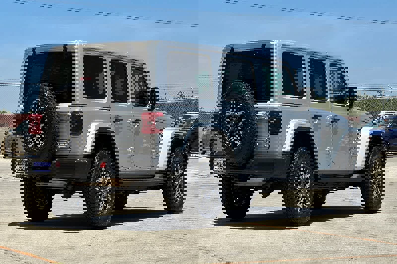 Used 2024 Jeep Wrangler Sahara image 3