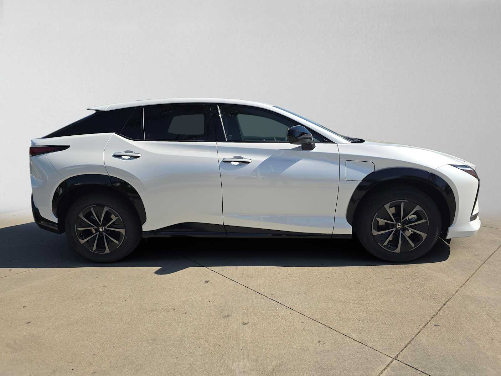 Used 2026 Lexus RZ 350e 2WD w/ Accessory Package (Z2) image 2