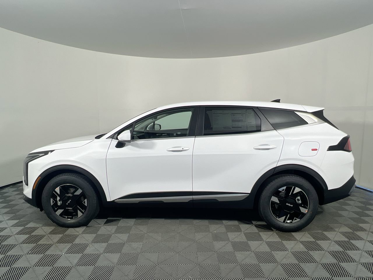 New 2026 Kia Sportage LX image 8