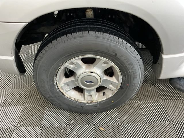 Used 2004 Ford Explorer Sport Trac XLT AWD/4WD image 24