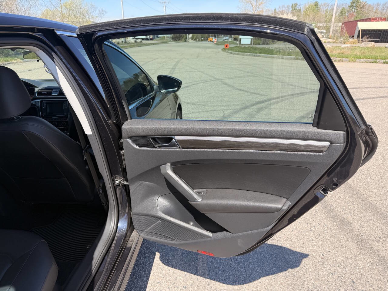 Used 2018 Volkswagen Passat 2.0T SE w/ SE Lighting Package FWD image 27