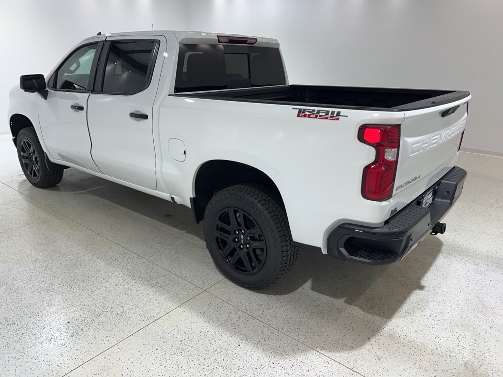 Used 2026 Chevrolet Silverado 1500 LT Trail Boss w/ LT Trail Boss Premium Package AWD/4WD image 3