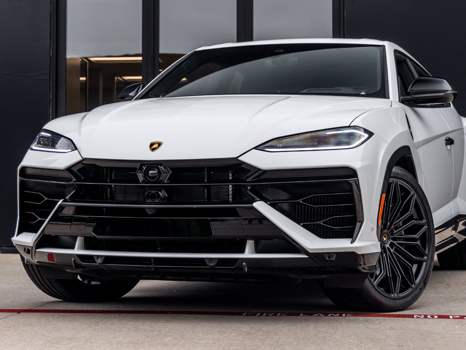Used 2025 Lamborghini Urus S AWD/4WD image 3