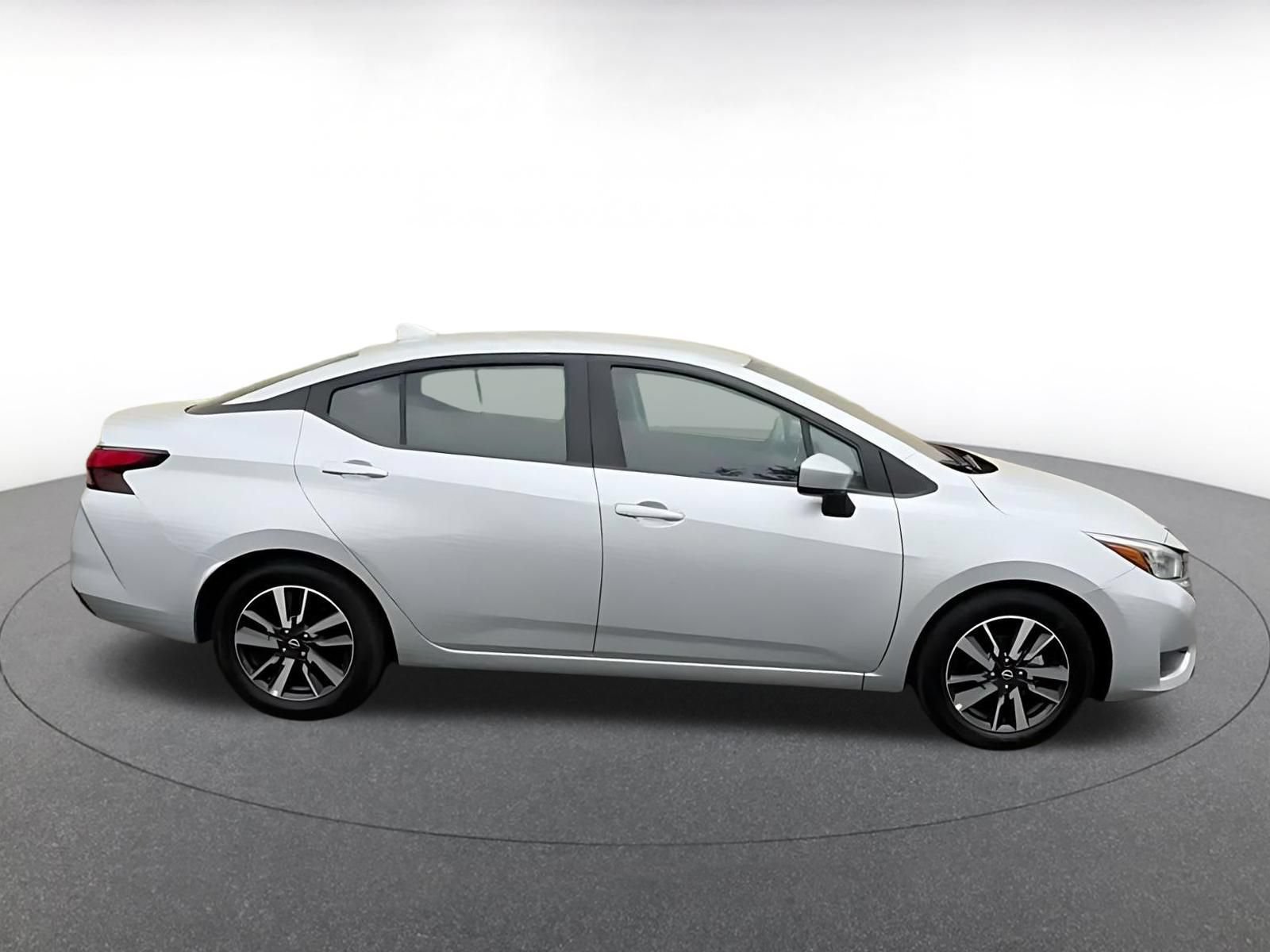 Used 2025 Nissan Versa SV FWD image 12