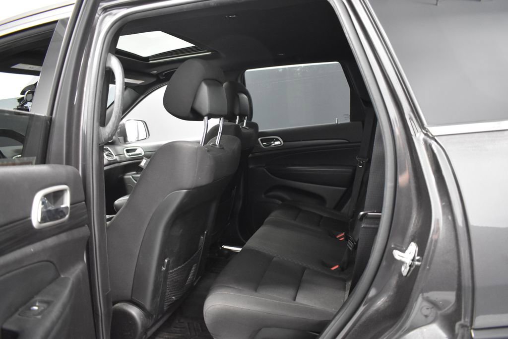 Used 2021 Jeep Grand Cherokee Laredo AWD/4WD image 32