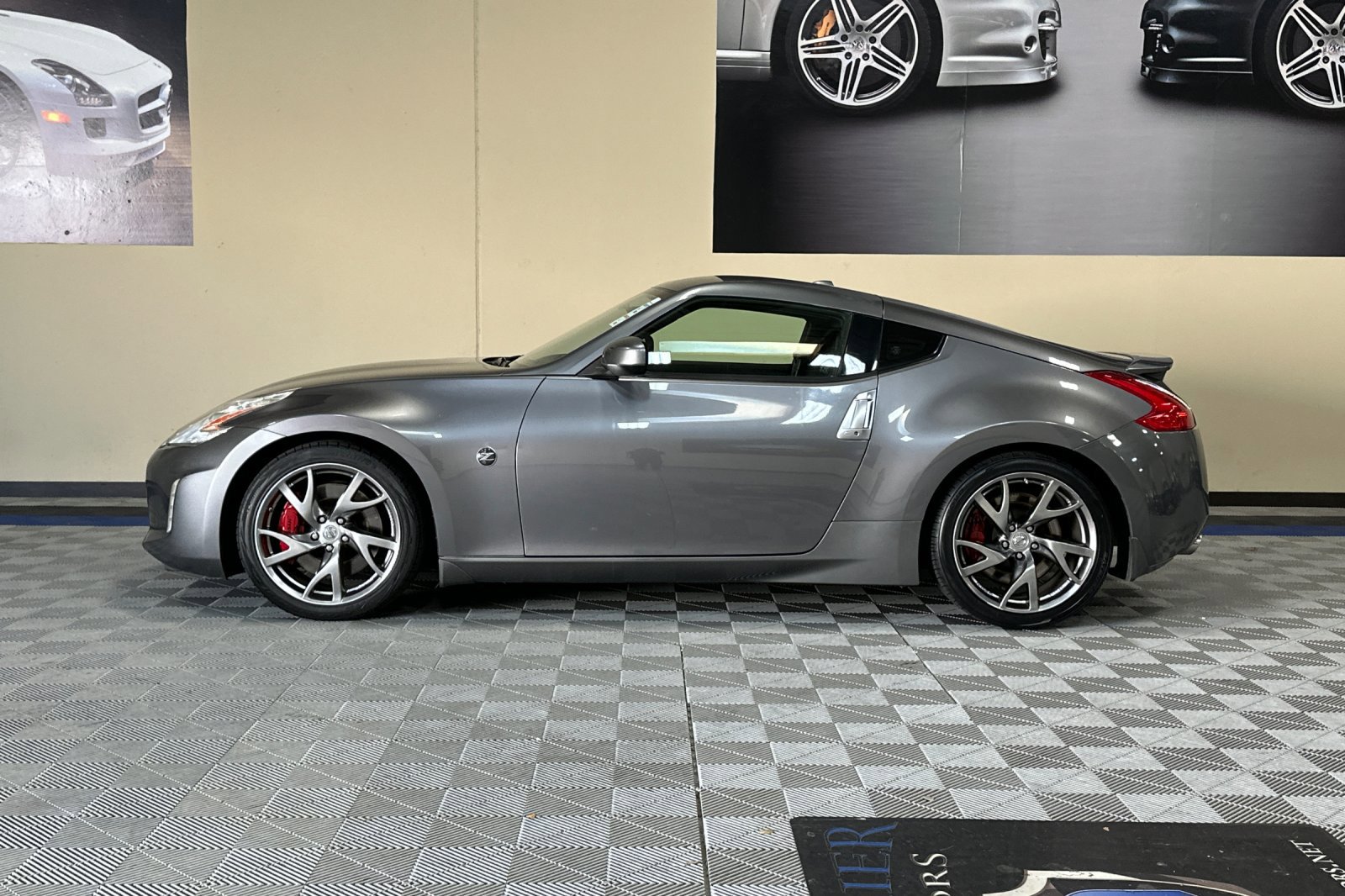 Used 2014 Nissan 370Z Touring w/ Sport Package image 7