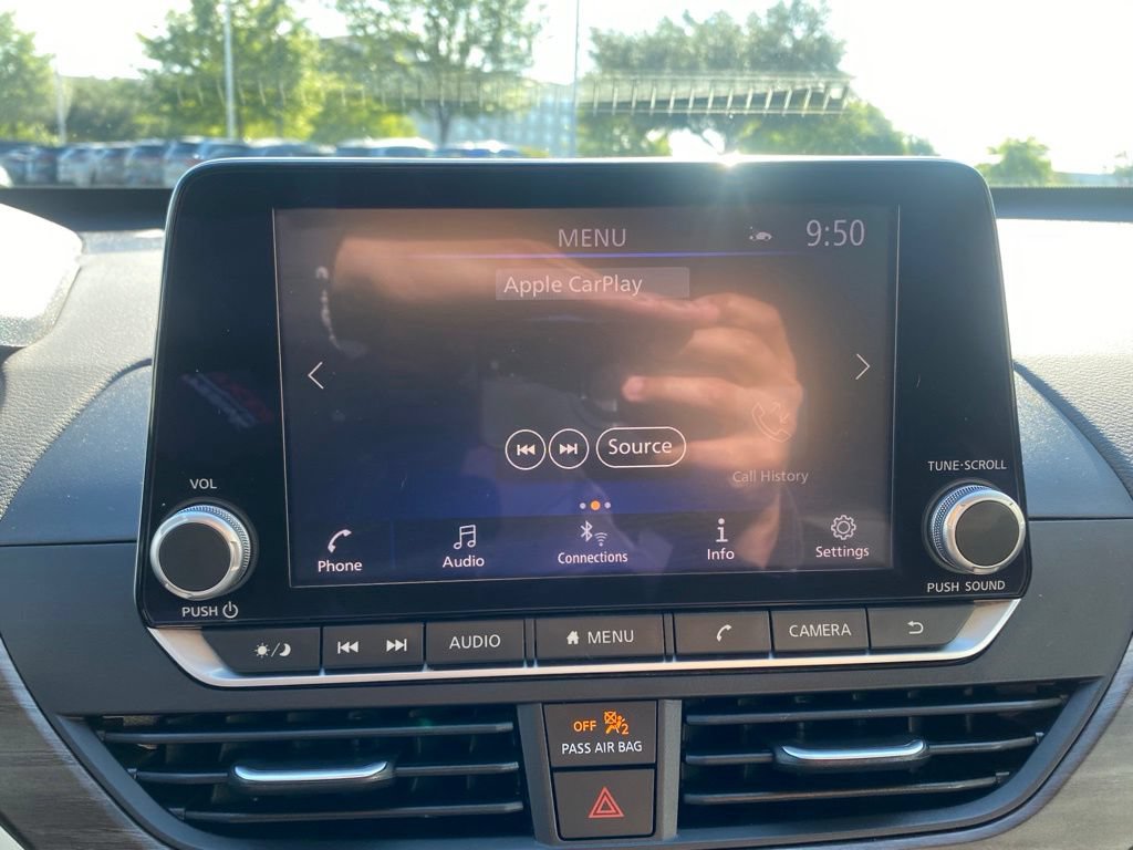 Used 2025 Nissan Altima 2.5 SV FWD image 27